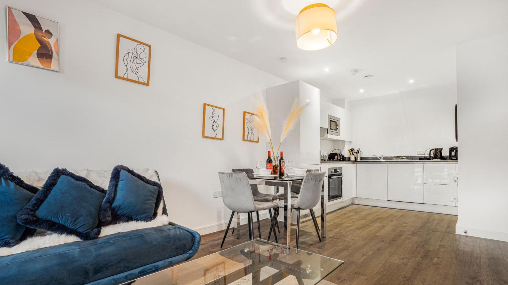 Oceanic Bliss: 2 Bed 2 Bath + Free Park + Netflix Apartment Birmingham Exterior photo