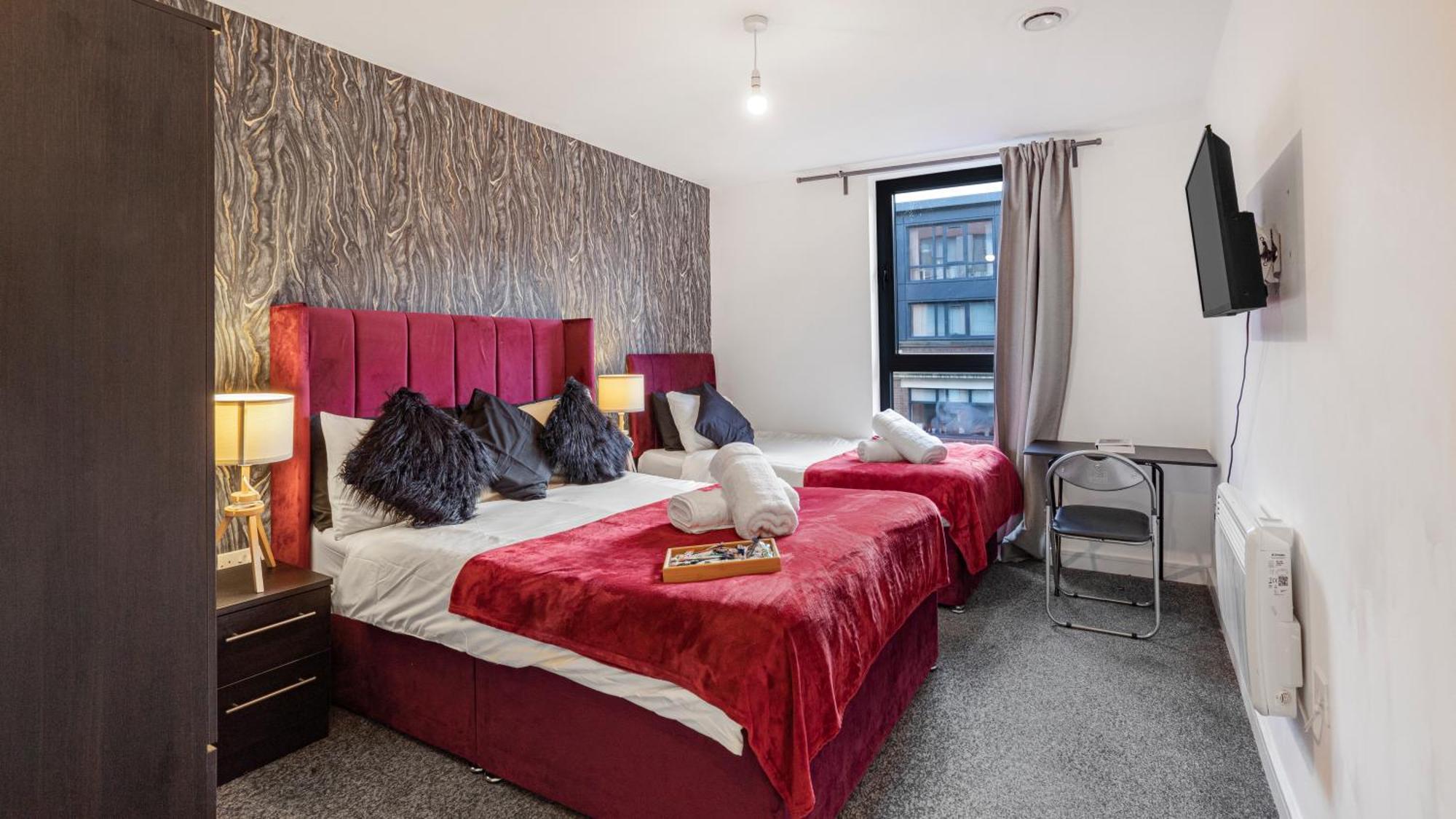 Oceanic Bliss: 2 Bed 2 Bath + Free Park + Netflix Apartment Birmingham Exterior photo
